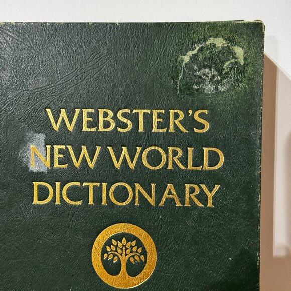Vintage Webster's New World Dictionary - Modern Desk Edition - Picture 2 of 6